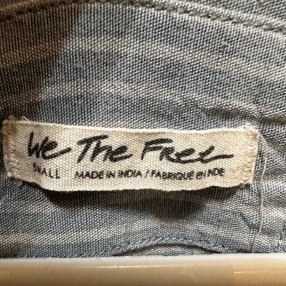 Free People We the free oversized Chambray white and blue stripe shirt Sz Small - Picture 2 of 8